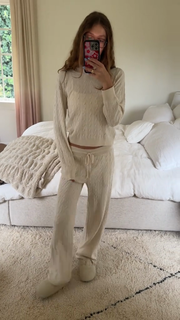 Cream - Colored Knit Hoodie and Pant Set