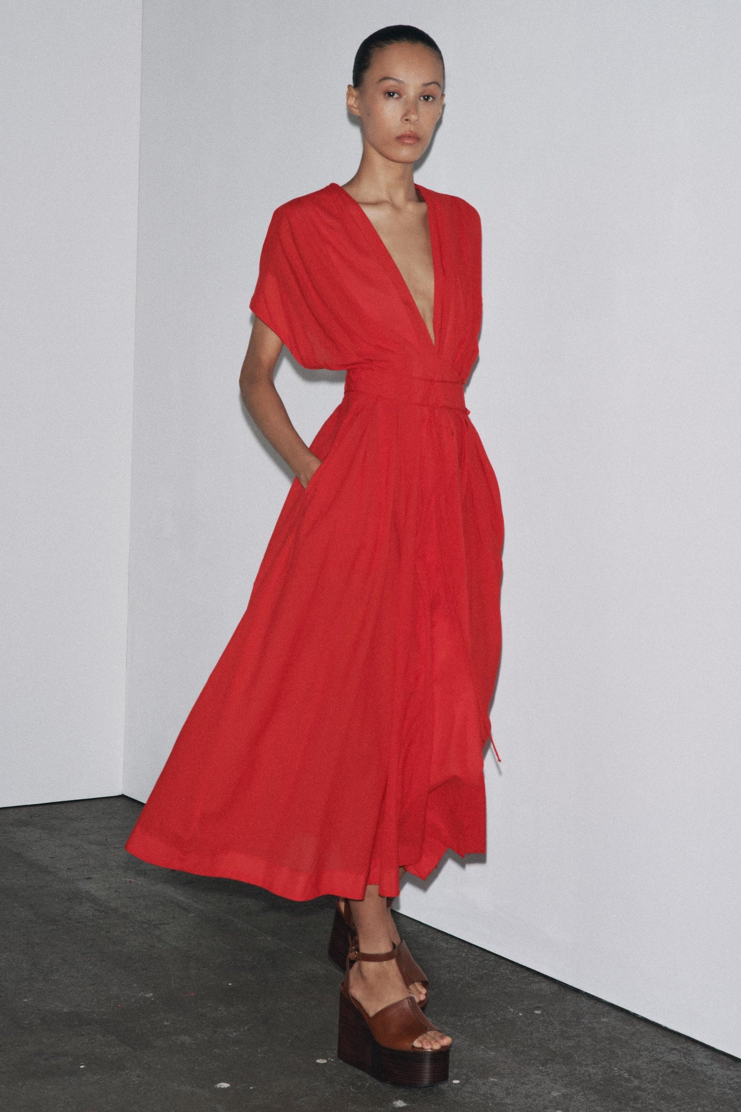 Short-sleeved Deep V-neck Maxi Dress