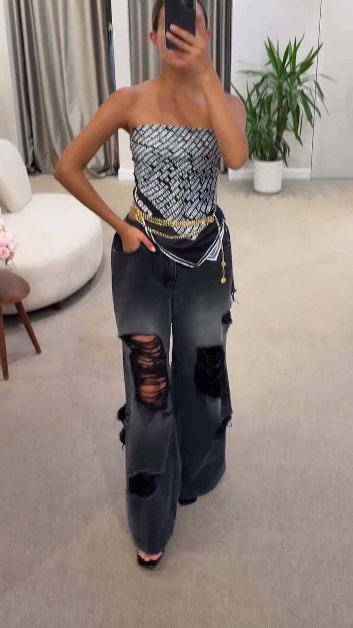 Ripped wide-leg jeans