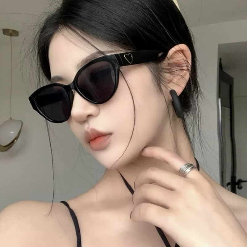 Spykay™ SG60822 Hipster Heart Temples Cat-Eye Polarized Sunglasses