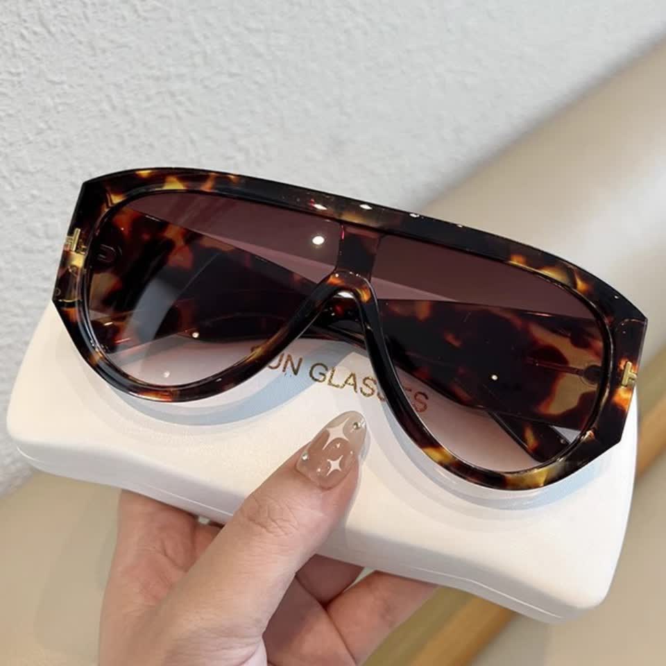 Spykay™ SG60664 'T' Design Toad Frame Aviator Sunglasses