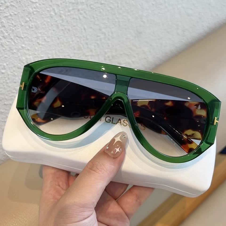 Spykay™ SG60664 'T' Design Toad Frame Aviator Sunglasses
