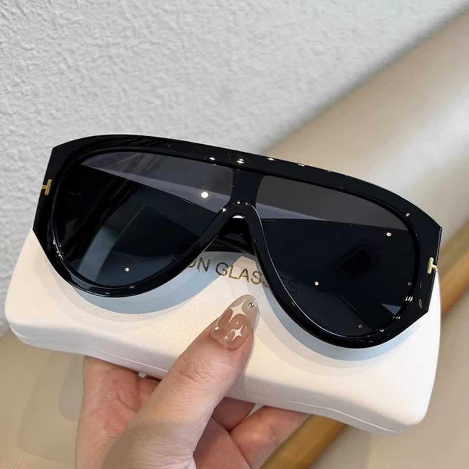 Spykay™ SG60664 'T' Design Toad Frame Aviator Sunglasses
