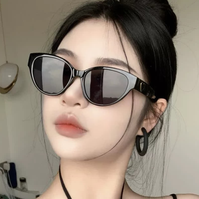 Spykay™ SG60822 Hipster Heart Temples Cat-Eye Polarized Sunglasses