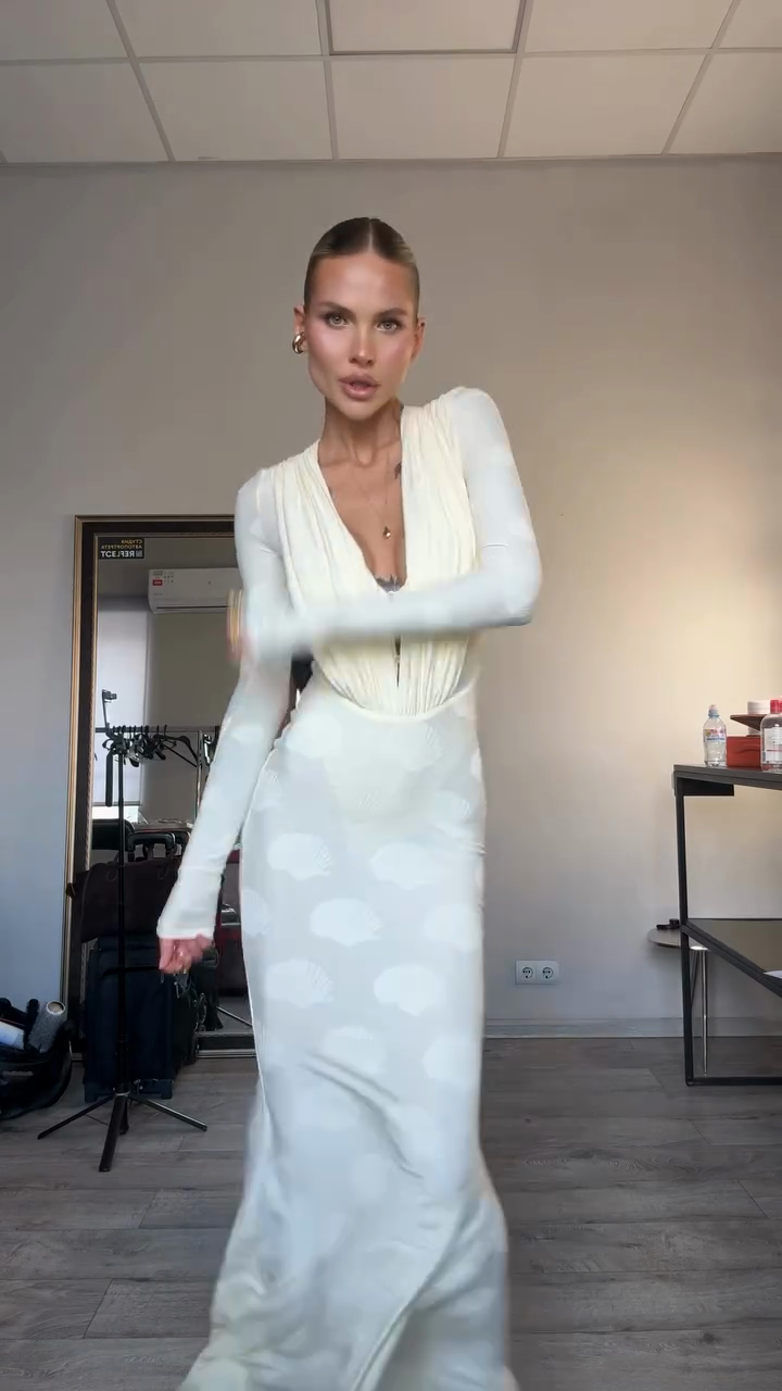 White Plunge - Neck Long - Sleeve Maxi Dress