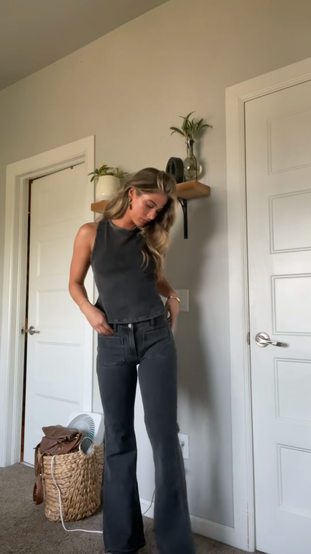 Charcoal Gray Ribbed Tank and Flared Jeans Outfit