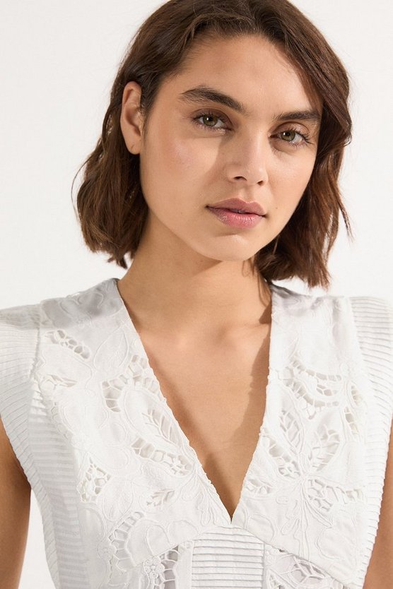White Sleeveless Lace Midi Dress