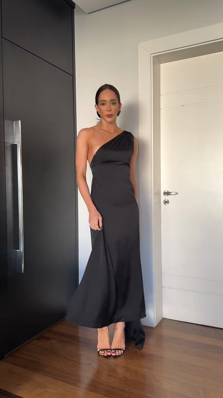 Black One - Shoulder Satin Gown